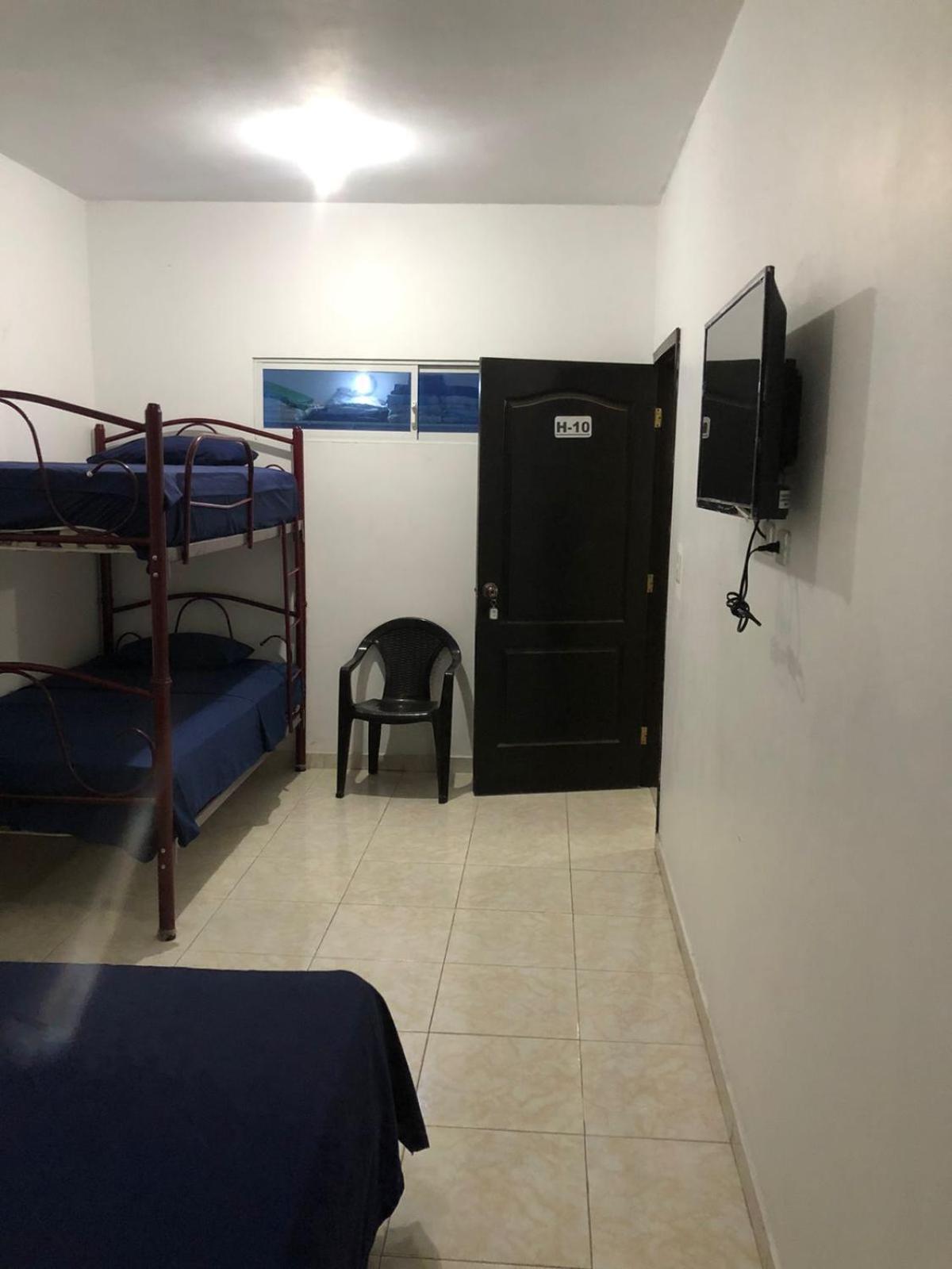 Hostal Playa Imperial Manta Εξωτερικό φωτογραφία