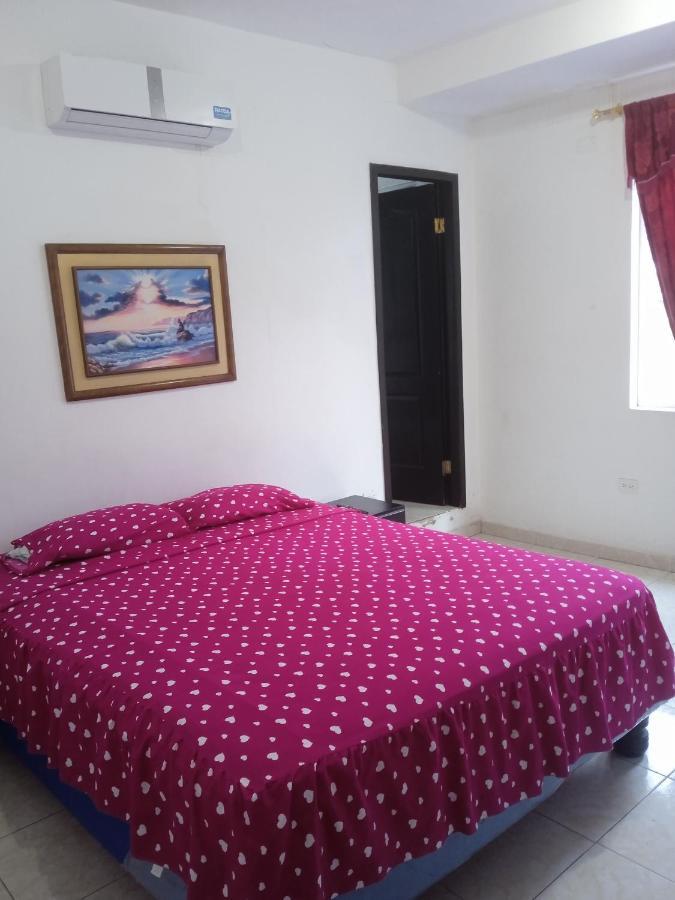 Hostal Playa Imperial Manta Εξωτερικό φωτογραφία