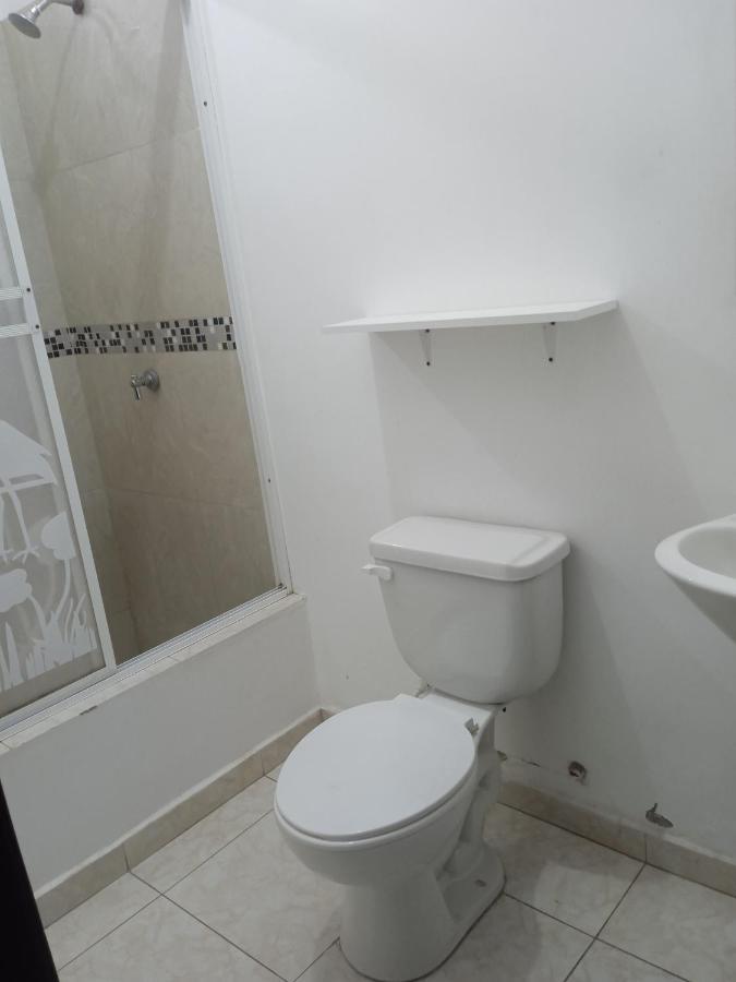 Hostal Playa Imperial Manta Εξωτερικό φωτογραφία