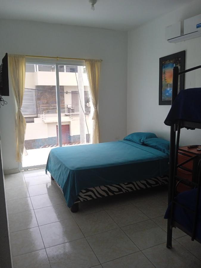 Hostal Playa Imperial Manta Εξωτερικό φωτογραφία