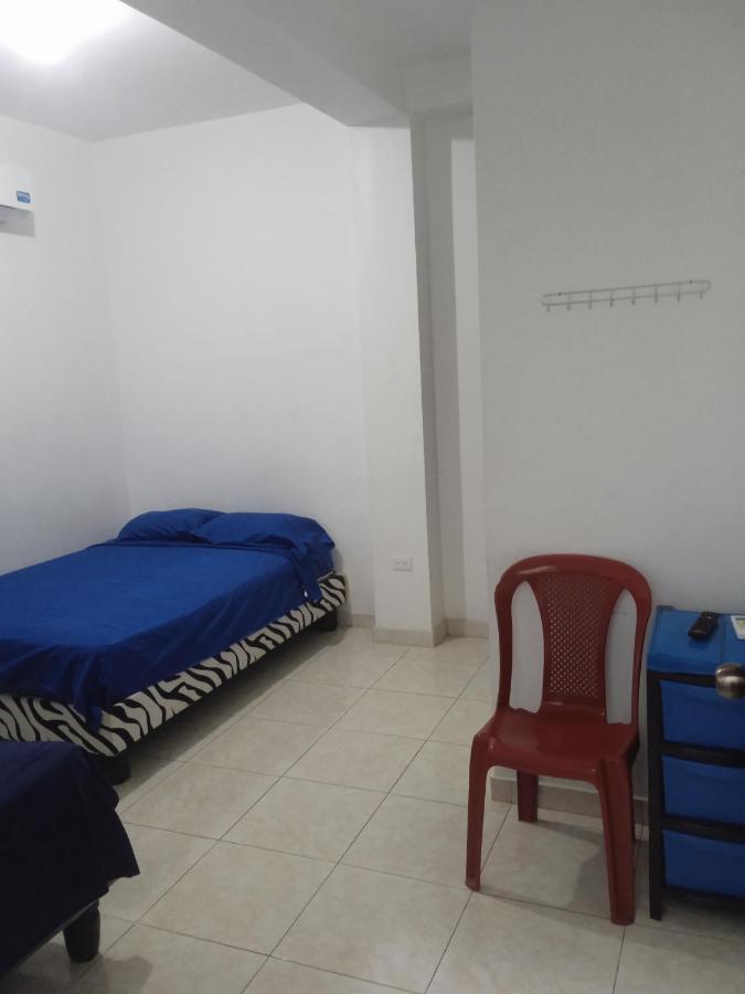 Hostal Playa Imperial Manta Εξωτερικό φωτογραφία