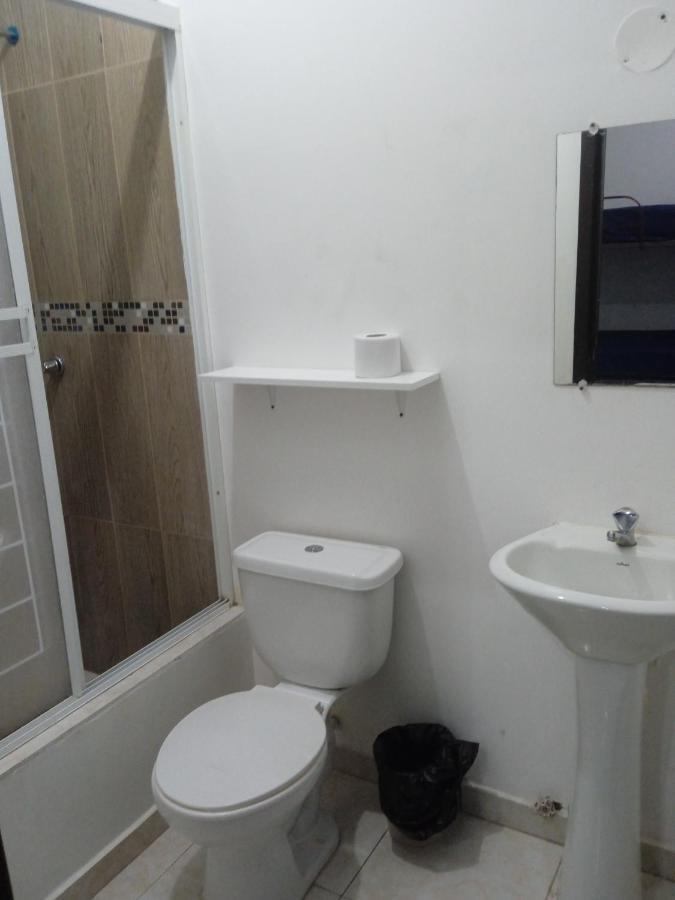 Hostal Playa Imperial Manta Εξωτερικό φωτογραφία